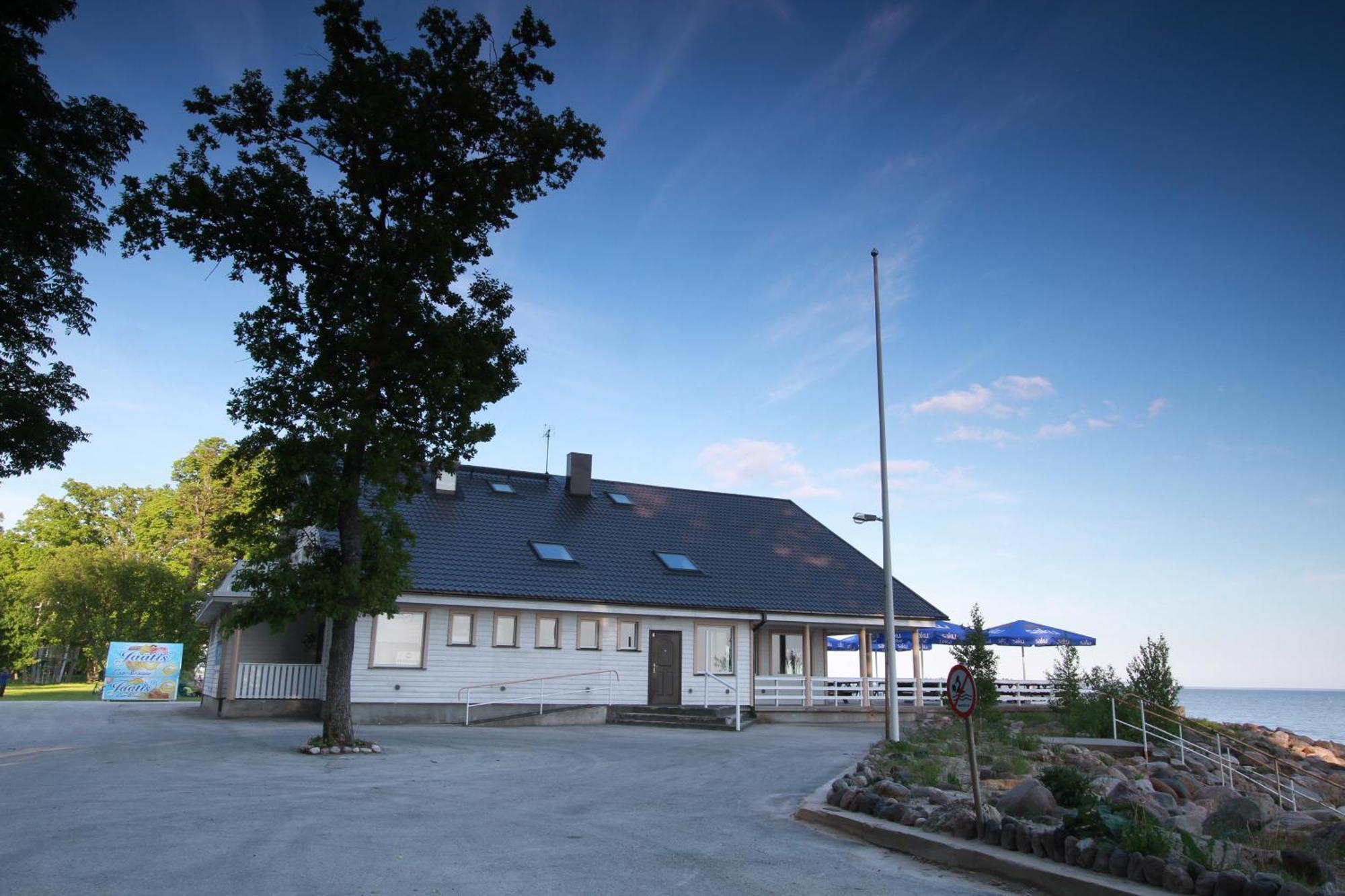 Hotel Doberani Rannamaja à Valgeranna Extérieur photo